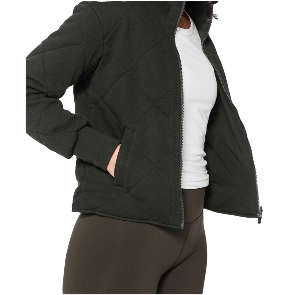 Lululemon reversible forever warm jacket in black excellent condition